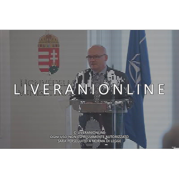 (140408) -- BUDAPEST, April 8, 2014 () -- Hungarian Defense Minister Csaba Hende addresses a meeting to mark Hungary\'s 15th anniversary as a NATO member in Budapest, Hungary on April 8, 2014. Addressing a meeting in Budapest on Tuesday to mark Hungary\'s 15th anniversary as a NATO member, Csaba Hende promised to remain a reliable member of the alliance. (/Attila Volgyi) ©PHOTOSHOT/AGENZIA ALDO LIVERANI SAS - ITALY ONLY - EDITORIAL USE ONLY - Il Ministro ungherese della Difesa Csaba Hende durante la celebrazione del 15mo anniversario di Ungheria membro della NATO a Budapest, in Ungheria l\'8 aprile 2014