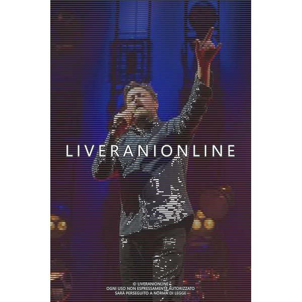 Guy Garvey of Elbow performs at Manchester Arena, Manchester, England, 9th April 2014. AG ALDO LIVERANI SAS ONLY ITALY