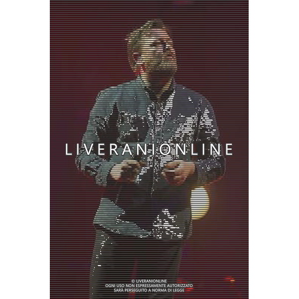 Guy Garvey of Elbow performs at Manchester Arena, Manchester, England, 9th April 2014. AG ALDO LIVERANI SAS ONLY ITALY