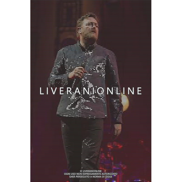 Guy Garvey of Elbow performs at Manchester Arena, Manchester, England, 9th April 2014. AG ALDO LIVERANI SAS ONLY ITALY