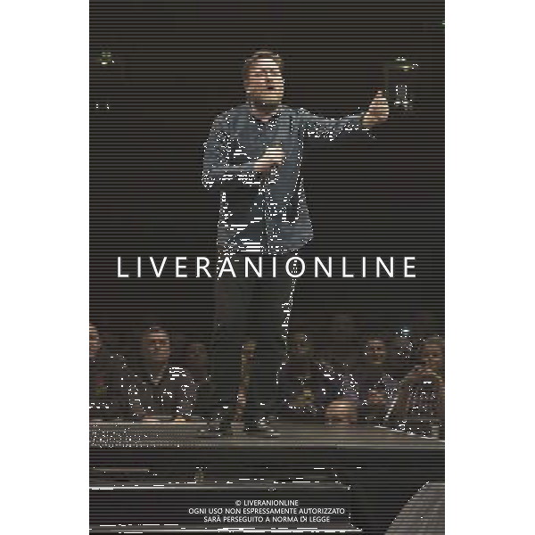 Guy Garvey of Elbow performs at Manchester Arena, Manchester, England, 9th April 2014. AG ALDO LIVERANI SAS ONLY ITALY