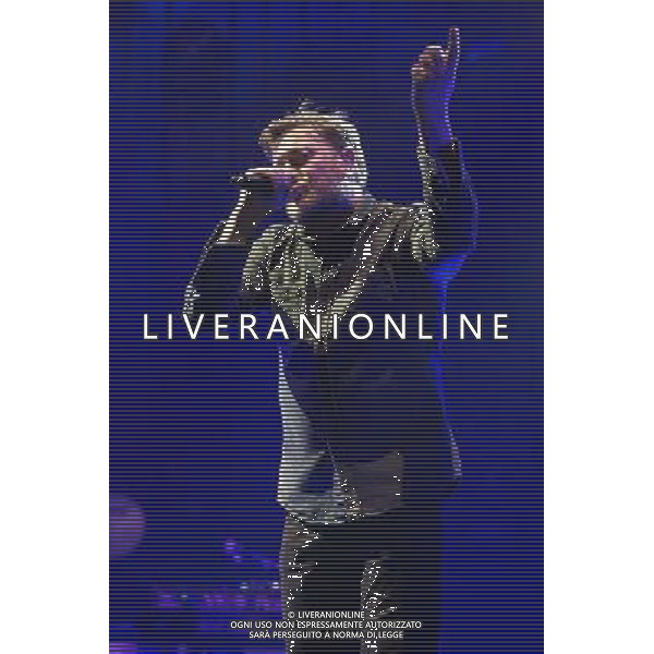 Guy Garvey of Elbow performs at Manchester Arena, Manchester, England, 9th April 2014. AG ALDO LIVERANI SAS ONLY ITALY