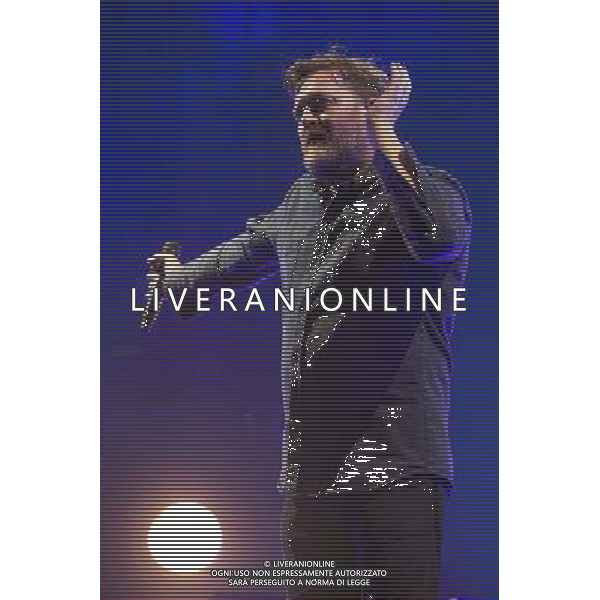 Guy Garvey of Elbow performs at Manchester Arena, Manchester, England, 9th April 2014. AG ALDO LIVERANI SAS ONLY ITALY