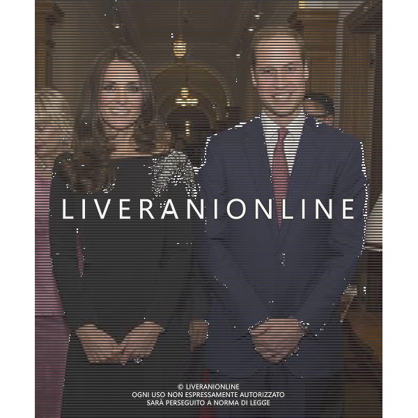 THE DUKE AND DUCHESS OF CAMBRIDGE ATTEND THE STATE RECEPTION AT GOVERNMENT HOUSE WELLINGTON NEW ZEALAND. THE ALSO UNVEILED A PORTRAIT OF HM THE QUEEN BY ARTIST NICK CUTHELL .AND DRANK THE LOYAL TOAST ©photoshot/AGENZIA ALDO LIVERANI SAS - ITALY ONLY - REALI INGLESI: Il Principe William e la moglie Kate Duchessa di Cambridge durante la loro visita in Nuova Zelanda - Aprile 2014