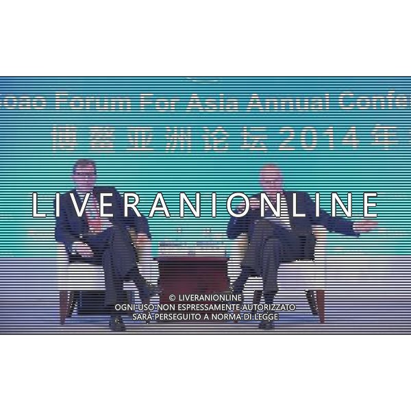 (140410) -- BOAO, April 10, 2014 () -- Edmund Phelps (R), Noble Prize laureate, and Hans-Paul Burkner, chairman of the Boston Consulting Group, are seen at the \'Dialogue with Edmund Phelps: Beware the Middle-Income Trap\' during the Boao Forum for Asia (BFA) Annual Conference 2014 in Boao, south China\'s Hainan Province, April 9, 2014. (/Zhao Yingquan) (wyo) ©photoshot/AGENZIA ALDO LIVERANI SAS - ITALY ONLY - Conferenza annuale Boao Forum per l\'Asia nel sud della Cina provincia di Hainan aprile 2014