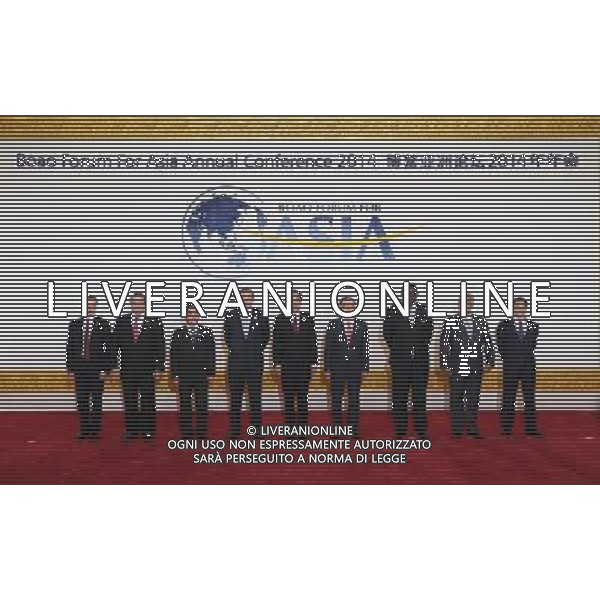 (140410) -- BOAO, April 10, 2014 () -- Chinese Premier Li Keqiang (C) poses for a group photo with world leaders before the opening of the Boao Forum for Asia (BFA) Annual Conference 2014 in Boao, south China\'s Hainan Province, April 10, 2014. (/Ding Lin) (yxb) ©photoshot/AGENZIA ALDO LIVERANI SAS - ITALY ONLY - Conferenza annuale Boao Forum per l\'Asia nel sud della Cina provincia di Hainan aprile 2014