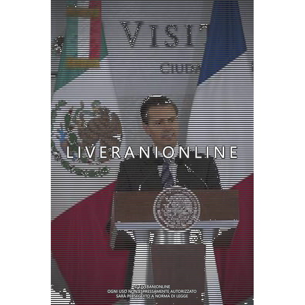 (140411) -- MEXICO CITY, April 11, 2014 () -- Mexican President Enrique Pena Nieto, delivers a speech during the ceremony of cancellation of the Postal Commemorative Stamp \'Encounter Between France and Mexico\' with the presence of French President Francois Hollande, at the headquarters of the Ministry of Foreign Affairs, in Mexico City, capital of Mexico, on April 11, 2014. Francois Hollande is in Mexico on a two-day official visit. (/Alejandro Ayala) (jg) (fnc) ©photoshto/AGENZIA ALDO LIVERANI SAS - ITALY ONLY - Il presidente francese Francois Hollande durante una visita di Stato di due giorni in Messico, il 11 aprile 2014.