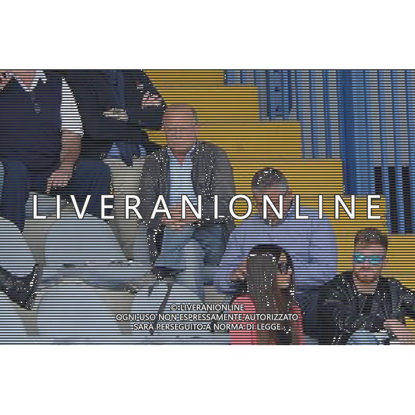 Busto Arsizio (VA) 13-04-2014 Stadio Carlo Speroni Campionato Lega PRO Prima Divisione girone A - 28å¡ giornata Pro Patria - FeralpiSalo\' nella foto Vavassori in tribuna contestato da una parte della tifoseria foto Roberto Garavaglia - ag. Aldo Liverani sas