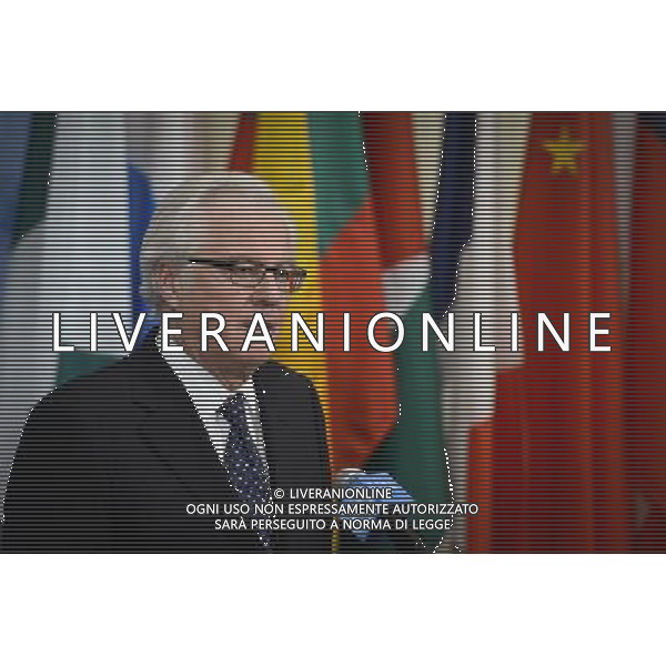 (140414) -- NEW YORK, April 14, 2014 () -- Russian Ambassador to the United Nations Vitaly Churkin (C) speaks to the media following the UN Security Council meeting on the Ukraine crisis at the UN headquarters in New York, on April 13, 2014. The UN Security Council held an emergency meeting Sunday night in response to rising tensions in eastern Ukraine after pro-Russian militia seized government buildings there. (/Niu Xiaolei) (zjl) ©PHOTOSHOT/AGENZIA ALDO LIVERANI SAS - ITALY ONLY - il Consiglio di Sicurezza dell\'Onu ha tenuto una riunione di emergenza in risposta alle crescenti tensioni in Ucraina, presso la sede delle Nazioni Unite a New York, il 13 aprile 2014.
