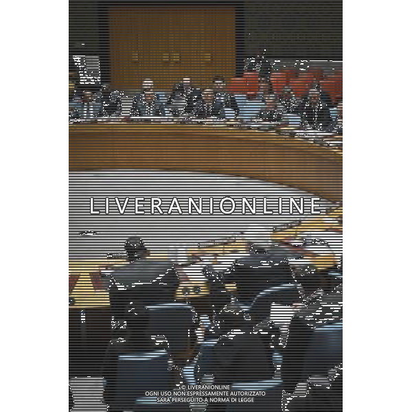 (140414) -- NEW YORK, April 14, 2014 () -- China\'s deputy permanent representative to the United Nations Wang Min (3rd L Front) speaks during the UN Security Council meeting on Ukraine, at the UN headquarters in New York, on April 13, 2014. The UN Security Council held an emergency meeting Sunday night in response to rising tensions in eastern Ukraine after pro-Russian militia seized government buildings there. (/Niu Xiaolei) (zjl) ©PHOTOSHOT/AGENZIA ALDO LIVERANI SAS - ITALY ONLY - il Consiglio di Sicurezza dell\'Onu ha tenuto una riunione di emergenza in risposta alle crescenti tensioni in Ucraina, presso la sede delle Nazioni Unite a New York, il 13 aprile 2014.