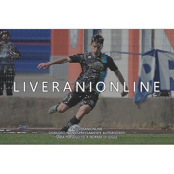 Busto Arsizio (VA) 13-04-2014 Stadio Carlo Speroni Campionato Lega PRO Prima Divisione girone A - 28Â° giornata Pro Patria - FeralpiSalo\' nella foto Cristian Dell\'Orco (FeralpiSalo\') foto Roberto Garavaglia - ag. Aldo Liverani sas