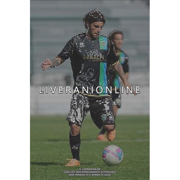 Busto Arsizio (VA) 13-04-2014 Stadio Carlo Speroni Campionato Lega PRO Prima Divisione girone A - 28Â° giornata Pro Patria - FeralpiSalo\' nella foto Tommaso Ceccarelli (FeralpiSalo\') foto Roberto Garavaglia - ag. Aldo Liverani sas