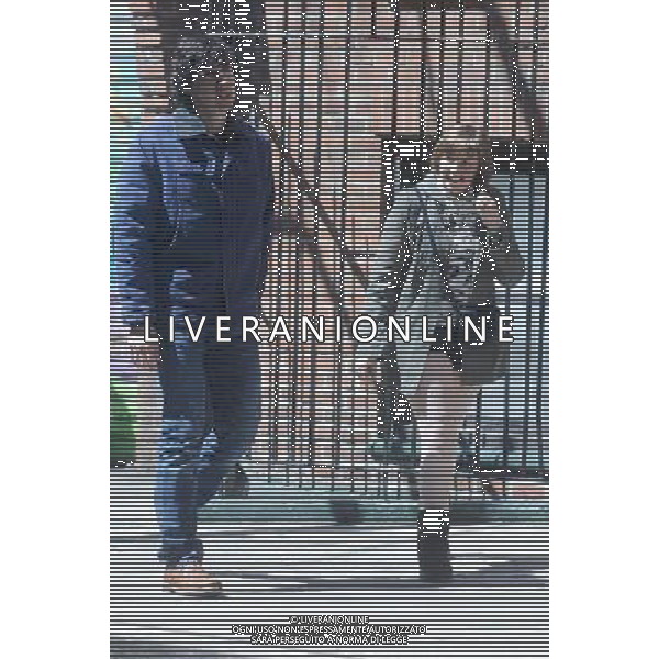 Lena Dunham and Adam Driver on the set of Girls in New York, USA, 16th April 2014 ©Photoshot/Ag. Aldo Liverani s.a.s.-Only Italy-Editorial Use Only