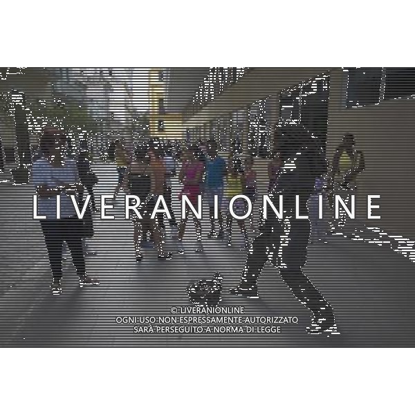 (140419) -- HAVANA, April 19, 2014 () -- An artist entertains tourists in Old Havana, capital of Cuba, on April 18, 2014. (/David de la Paz) (sp) ©Photoshot/Ag. Aldo Liverani s.a.s.-Only Italy-Editorial Use Only