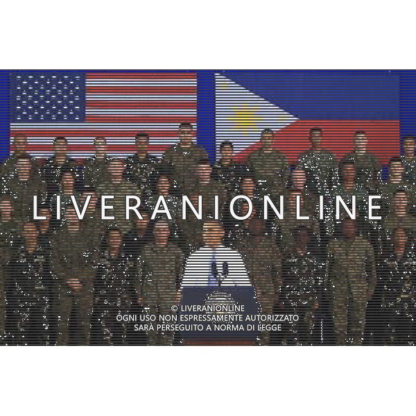 (140429) -- TAGUIG CITY, April 29, 2014 () -- U.S. President Barack Obama speaks to the U.S. and Philippine troops at Fort Bonifacio in Taguig City, the Philippines, April 29, 2014. Hours before Obama\'s arrival, Philippine Defense Secretary Voltaire Gazmin and U.S. Ambassador to Philippines Philip Goldberg signed the 10-year Enhanced Defense Cooperation Agreement (EDCA) that would give the U.S military greater access to Philippine bases. (/Rouelle Umali)(zhf) AG ALDO LIVERANI SAS ONLY ITALY