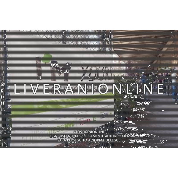 New Yorkers at the Urban Garden Center in East Harlem in New York on Sunday, April 27, 2014 at one of the New York Restoration Project\'s tree giveaways.The giveaway is part of the MillionTreesNYC initiative started in 2007 as part of the city\'s long term sustainability program. The goal is to increase the \'urban forest\', comprised of street, park, public and private trees, to the betterment of the quality of life for New Yorkers. ©photoshot/AGENZIA ALDO LIVERANI SAS - ITALY ONLY - Vedute della citta\' di New York - Vita quotidiana