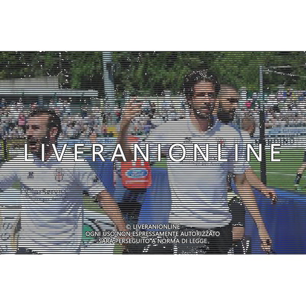 Vercelli 4-05-2014 Stadio Silvio Piola Campionato Lega PRO Prima Divisione girone A - 30å¡ giornata Pro Vercelli - Carrarese nella foto Iemmello segna 1 a 0 Pro Vercelli foto Roberto Garavaglia - ag. Aldo Liverani sas