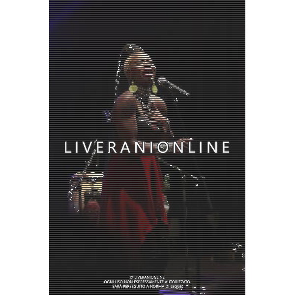 (140501) -- HARARE, May 1, 2014 () -- Grammy-winning Dobet Gnahore from Cote D\'Ivoire performs at a concert during the Harare International Festival of The Arts (HIFA) in Harare, Zimbabwe, May 1, 2014. Dobet Gnahore is among top African artists to perform this year at the annual HIFA festival. (/Xu Lingui) ©PHOTOSHOT/AGENZIA ALDO LIVERANI SAS - ITALY ONLY - EDITORIAL USE ONLY ©photoshot/AGENZIA ALDO LIVERANI SAS -