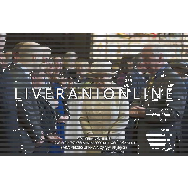 07.05.14 HRHThe Queen is introduced by Laurie Upshon, Chairman of the Journalists\' Charity at the Stationers\' Hall London, to senior media executives, journalists, industry figures and sponsors. AG ALDO LIVERANI SAS ONLY ITALY