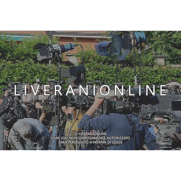 L\'uscita dell\'ex premier Silvio Berlusconi, nel primo giorno ai servizi sociali nella clinica per anziani Sacra Famiglia a Cesano Boscone -Milano 09 maggio 2014 ©Gazzaniga/AGENZIA ALDO LIVERANI SAS