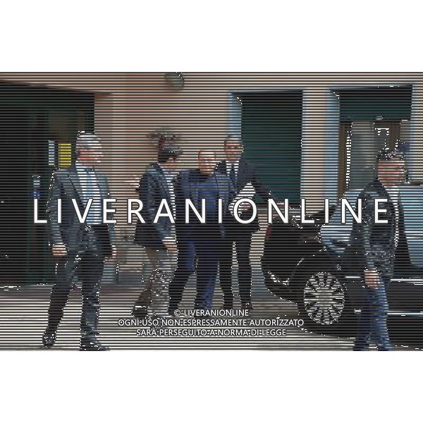 L\'uscita dell\'ex premier Silvio Berlusconi, nel primo giorno ai servizi sociali nella clinica per anziani Sacra Famiglia a Cesano Boscone -Milano 09 maggio 2014 ©Gazzaniga/AGENZIA ALDO LIVERANI SAS