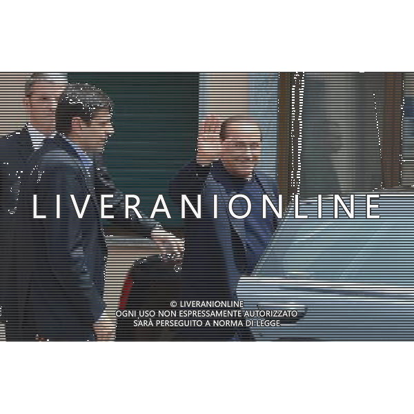 L\'uscita dell\'ex premier Silvio Berlusconi, nel primo giorno ai servizi sociali nella clinica per anziani Sacra Famiglia a Cesano Boscone -Milano 09 maggio 2014 ©Gazzaniga/AGENZIA ALDO LIVERANI SAS