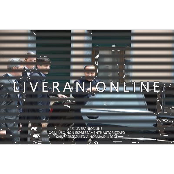 L\'uscita dell\'ex premier Silvio Berlusconi, nel primo giorno ai servizi sociali nella clinica per anziani Sacra Famiglia a Cesano Boscone -Milano 09 maggio 2014 ©Gazzaniga/AGENZIA ALDO LIVERANI SAS