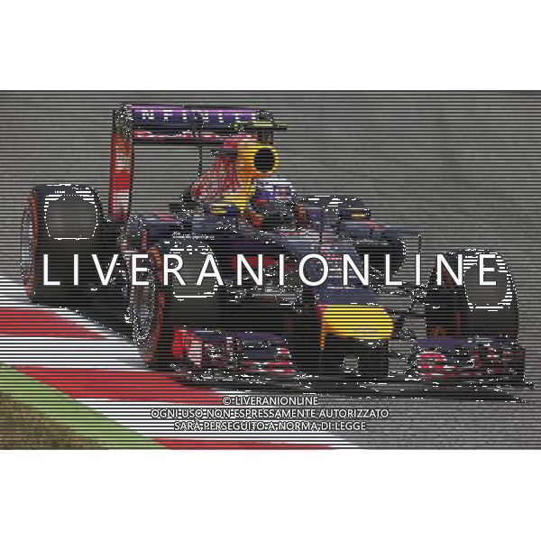 Daniel Ricciardo (AUS) Red Bull Racing RB10. 10.05.2014. Formula 1 World Championship, Rd 5, Spanish Grand Prix, Barcelona, Spain, Qualifying Day. - www.xpbimages.com, EMail: requests@xpbimages.com - copy of publication required for printed pictures. Every used picture is fee-liable. © Copyright: Moy / XPB Images /Agenzia Aldo Liverani sas - ITALY ONLY - EDITORIAL USE ONLY - Gp F1 Spagna - Barcellona - Prove ufficiali