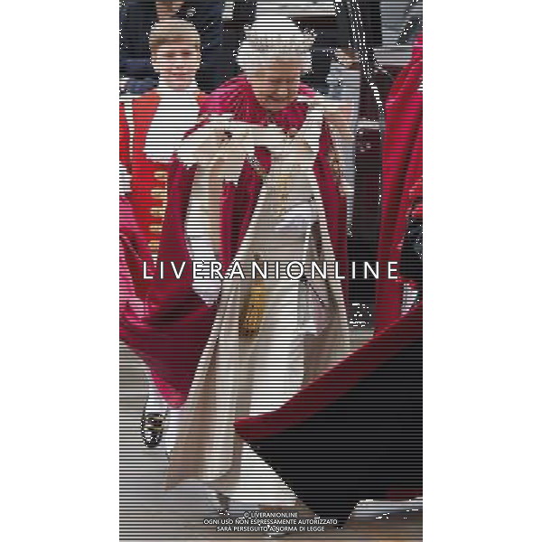 Queen Elizabeth II attends the Order of the Bath Service in Westminster Abbey in London, England. 9th May 2014 ©photoshot/AGENZIA ALDO LIVERANI SAS - ITALY ONLY - REALI INGLESI: La regina Elisabetta II al raduno dei Cavalieri dell\'Ordine del Bagno all\'Abbazia di Westminster a Londra inghilterra 9 maggio 2014.
