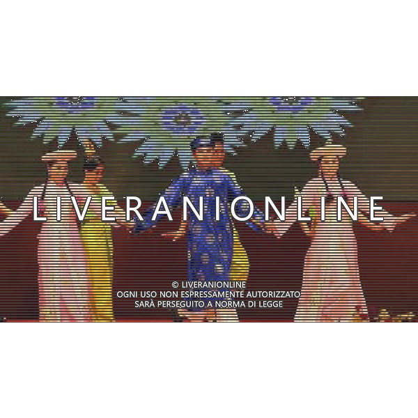 (140510) -- NAY PYI TAW, May 10, 2014 () -- Artists perform during the 24th ASEAN Summit welcome dinner at the Myanmar International Convention Center in Nay Pyi Taw, Myanmar, May 10, 2014. (/Li Peng) (cy) ©PHOTOSHOT/AGENZIA ALDO LIVERANI SAS - ITALY ONLY - EDITORIAL USE ONLY