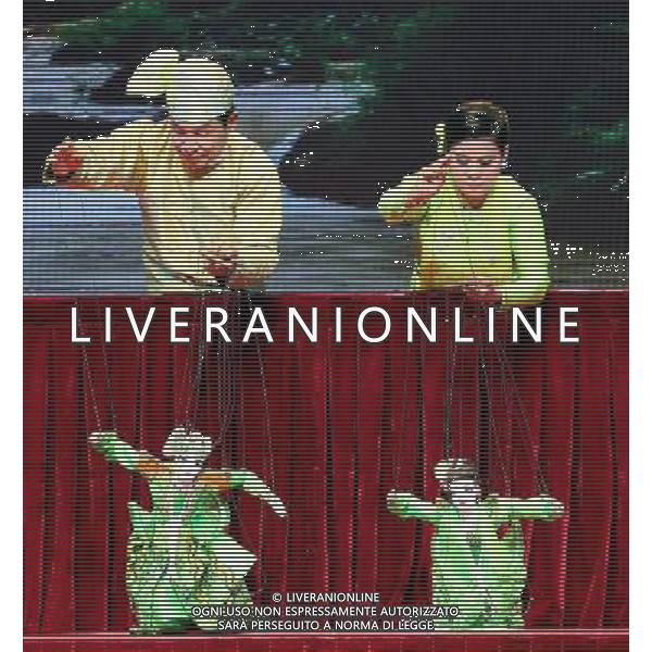 (140510) -- NAY PYI TAW, May 10, 2014 () -- Artists perform during the 24th ASEAN Summit welcome dinner at the Myanmar International Convention Center in Nay Pyi Taw, Myanmar, May 10, 2014. (/Li Peng) (cy) ©PHOTOSHOT/AGENZIA ALDO LIVERANI SAS - ITALY ONLY - EDITORIAL USE ONLY