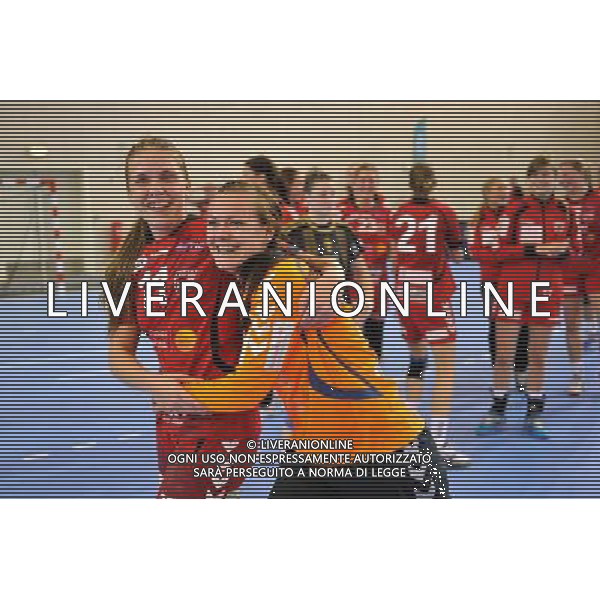Jonna Linnell / Jannike Nordstrom Wiberg - 11.05.2014 - Issy Paris Hand / H65 Hoor - Finale de la Coupe d\'Europe retour feminine 2014 Photo : Aurelien Meunier / Icon Sport AG ALDO LIVERANI SAS ONLY ITALY AG ALDO LIVERANI SAS ONLY ITALY