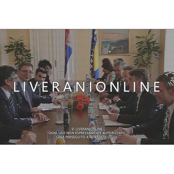 (140513) -- SARAJEVO, May 13, 2014 () -- Bosnia and Herzegovina (BiH) Chairman of Presidency Bakir Izetbegovic (3rd R) meet with visiting Serbian Prime Minister Aleksandar Vucic (2nd L) in Sarajevo, BiH, on May 13, 2014. Visiting Serbian Prime Minister Aleksandar Vucic pledged on Tuesday to enhance bilateral ties with BiH during his meeting with BiH Prime Minister Vjekoslav Bevanda. (/Haris Memija) Â©photoshot/Agenzia Aldo Liverani sas - ITALY ONLY - Il premier serbo Aleksandar Vucic in visita per migliorare i legami bilaterali con la Bosnia-Erzegovina con il Primo Ministro BiH Vjekoslav Bevanda a Sarajevo, Bosnia-Erzegovina, il 13 maggio 2014.