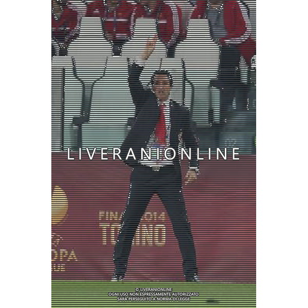 TURYN 14.05.2014 FINALOWY MECZ LIGA EUROPY SEZON 2013/14: SEVILLA FC - BENFICA LIZBONA --- UEFA EUROPA LEAGUE FINAL MATCH IN TURIN: SEVILLA FC - BENFICA LISBON UNAI EMERY FOT. PIOTR KUCZA/NEWSPIX.PL --- Newspix.pl ©NEWSPIX/AGENZIA ALDO LIVERANI SAS - ITALY ONLY - Siviglia - Benfica UEFA Europa League 2013/2014 Finale Torino - 14.05.2014 *** Local Caption *** www.newspix.pl mail us: info@newspix.pl call us: 0048 022 23 22 222 --- Polish Picture Agency by Ringier Axel Springer Poland