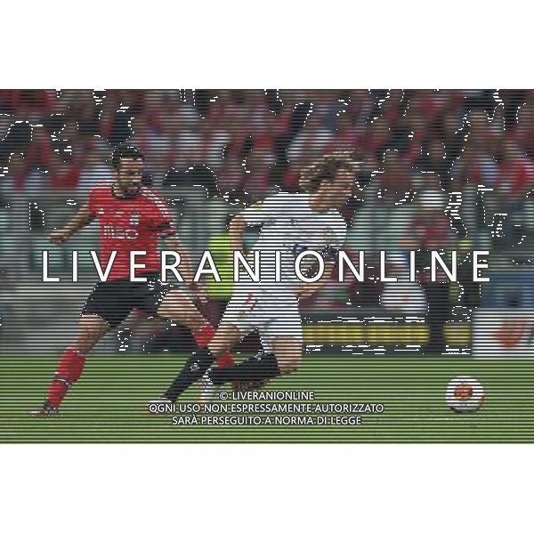 TURYN 14.05.2014 FINALOWY MECZ LIGA EUROPY SEZON 2013/14: SEVILLA FC - BENFICA LIZBONA --- UEFA EUROPA LEAGUE FINAL MATCH IN TURIN: SEVILLA FC - BENFICA LISBON RUBEN AMORIM IVAN RAKITIC FOT. PIOTR KUCZA/NEWSPIX.PL --- Newspix.pl ©NEWSPIX/AGENZIA ALDO LIVERANI SAS - ITALY ONLY - Siviglia - Benfica UEFA Europa League 2013/2014 Finale Torino - 14.05.2014 *** Local Caption *** www.newspix.pl mail us: info@newspix.pl call us: 0048 022 23 22 222 --- Polish Picture Agency by Ringier Axel Springer Poland