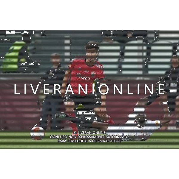 TURYN 14.05.2014 FINALOWY MECZ LIGA EUROPY SEZON 2013/14: SEVILLA FC - BENFICA LIZBONA --- UEFA EUROPA LEAGUE FINAL MATCH IN TURIN: SEVILLA FC - BENFICA LISBON ANDRE GOMES STEPHANE MBIA FOT. PIOTR KUCZA/NEWSPIX.PL --- Newspix.pl ©NEWSPIX/AGENZIA ALDO LIVERANI SAS - ITALY ONLY - Siviglia - Benfica UEFA Europa League 2013/2014 Finale Torino - 14.05.2014 *** Local Caption *** www.newspix.pl mail us: info@newspix.pl call us: 0048 022 23 22 222 --- Polish Picture Agency by Ringier Axel Springer Poland