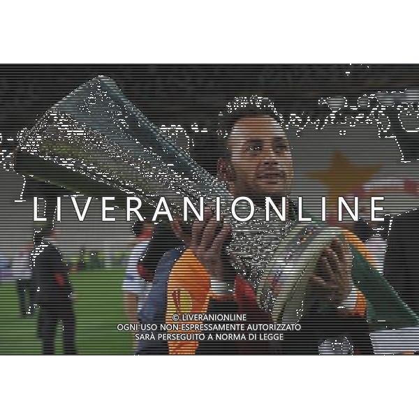 UEFA Europa League 2013/2014 Finale Torino - 14.05.2014 Siviglia-Benfica Nella Foto:beto con la coppa /Ph.Vitez-Ag. Aldo Liverani