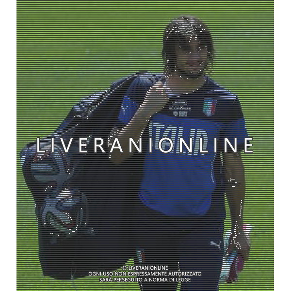 Raduno Nazionale Italiana in vista dei Mondiali di Calcio FIFA 2014 in Brasile Firenze - 20.05.2014 Allenamento Nella Foto:perin /Ph.Vitez-Ag. Aldo Liverani