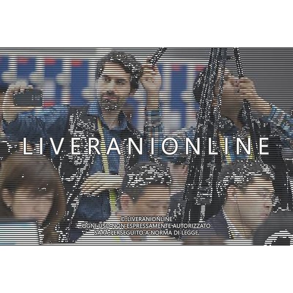 (140521) -- SHANGHAI, May 21, 2014 () -- Journalists work at the media center of the fourth summit of the Conference on Interaction and Confidence Building Measures in Asia (CICA) in east China\'s Shanghai, May 21, 2014. The fourth CICA summit began in Shanghai on Wednesday morning. (/Chen Fei) (lfj) ©PHOTOSHOT/Agenzia Aldo Liverani sas - ITALY ONLY - EDITORIAL USE ONLY - Sessione di apertura del quarto vertice della Conferenza sull\'interazione e misure di rafforzamento della fiducia in Asia (CICA), a Shanghai, Cina 21 Maggio 2014.