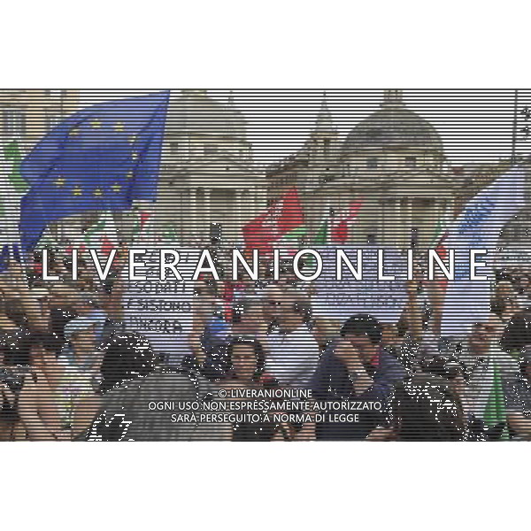 COMIZIO DEL LEADER DEL PD MATTEO RENZI IN PIAZZA DEL POPOLO A ROMA 22 maggio 2014.PER LE ELEZIONI EUROPEE 2014 ©Corradetti/AGENZIA ALDO LIVERANI SAS