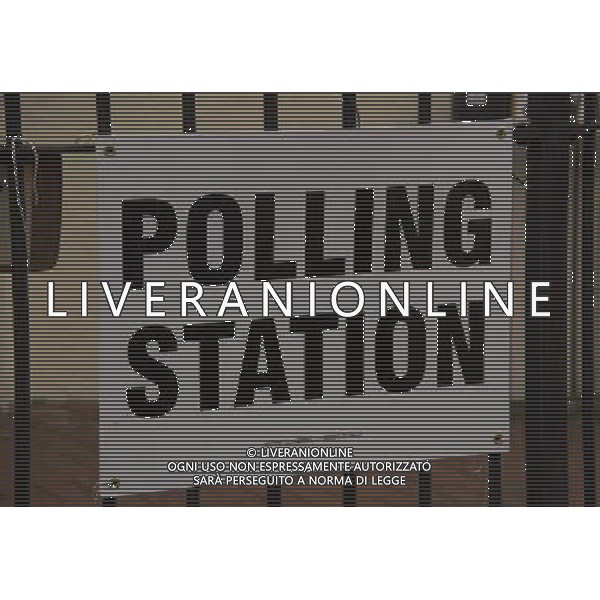 Millions of voters get the chance to have their say in Council and European elections. Polling Stations in Dagenham, Essex. Â©photohsotAGENZIA ALDO LIVERANI SAS - ITALY ONLY - Milioni di elettori al voto per il Consiglio e le elezioni europee. Seggi elettorali in Gran Bretagna 23 maggio 2014