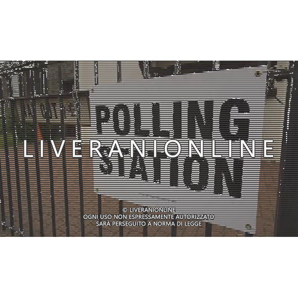 Millions of voters get the chance to have their say in Council and European elections. Polling Stations in Dagenham, Essex. Â©photohsotAGENZIA ALDO LIVERANI SAS - ITALY ONLY - Milioni di elettori al voto per il Consiglio e le elezioni europee. Seggi elettorali in Gran Bretagna 23 maggio 2014