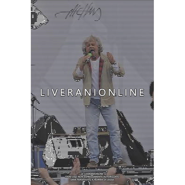 Beppe Grillo al comizio per la chiusura della campagna elettorale per le elezioni Europee del Movimento 5 stelle in piazza San Giovanni a Roma 23 maggio 2014 ©Corradetti/AGENZIA ALDO LIVERANI SAS