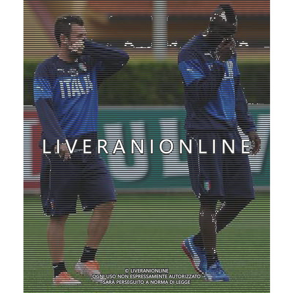 Raduno Nazionale Italiana in vista dei Mondiali di Calcio FIFA 2014 in Brasile Firenze - 27.05.2014 Allenamento Nella Foto:balotelli cassano parlano coprendosi la bocca /Ph.Vitez-Ag. Aldo Liverani