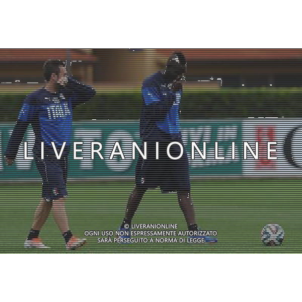 Raduno Nazionale Italiana in vista dei Mondiali di Calcio FIFA 2014 in Brasile Firenze - 27.05.2014 Allenamento Nella Foto:balotelli cassano parlano coprendosi la bocca /Ph.Vitez-Ag. Aldo Liverani