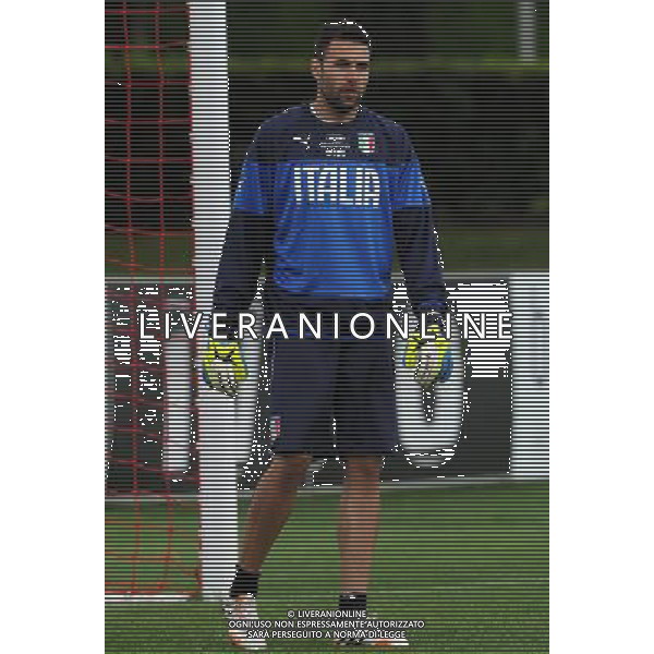 Raduno Nazionale Italiana in vista dei Mondiali di Calcio FIFA 2014 in Brasile Firenze - 27.05.2014 Allenamento Nella Foto:sirigu /Ph.Vitez-Ag. Aldo Liverani