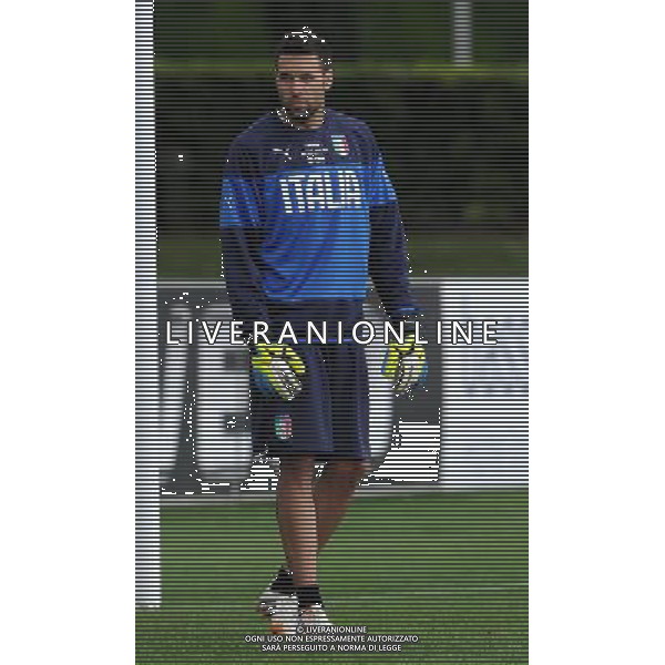 Raduno Nazionale Italiana in vista dei Mondiali di Calcio FIFA 2014 in Brasile Firenze - 27.05.2014 Allenamento Nella Foto:sirigu /Ph.Vitez-Ag. Aldo Liverani