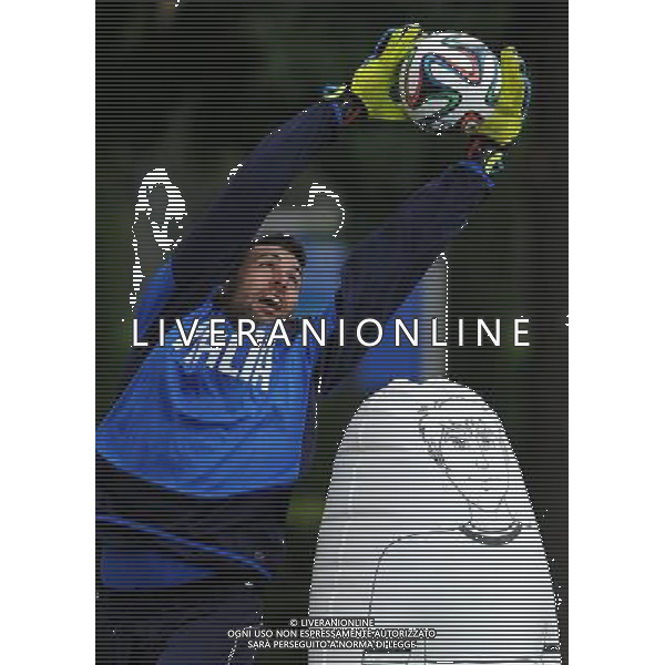 Raduno Nazionale Italiana in vista dei Mondiali di Calcio FIFA 2014 in Brasile Firenze - 27.05.2014 Allenamento Nella Foto:sirigu /Ph.Vitez-Ag. Aldo Liverani