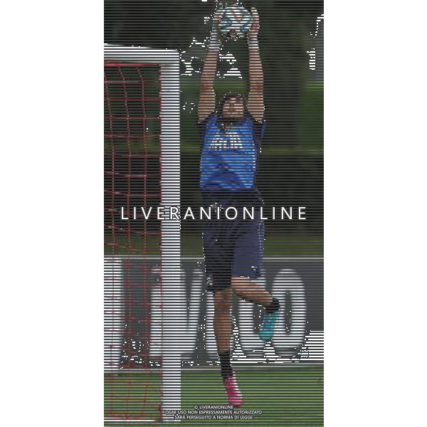 Raduno Nazionale Italiana in vista dei Mondiali di Calcio FIFA 2014 in Brasile Firenze - 27.05.2014 Allenamento Nella Foto:perin /Ph.Vitez-Ag. Aldo Liverani