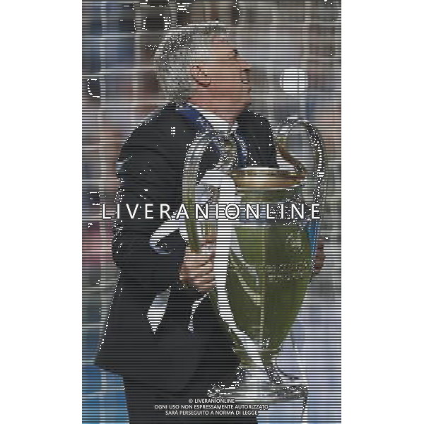 LISBON, PORTUGAL - MAY 24: Carlo Ancelotti head coach of Real Madrid CF celebrates after winning the UEFA Champions League during the UEFA Champions League Final match between Real Madrid CF and Atletico de Madrid at Estadio da Luz on May 24, 2014 in Lisbon, Portugal. (Photo by David Aliaga/Newspix) --- Newspix.pl POLAND AND SPAIN OUT!!! AG ALDO LIVERANI SAS ONLY ITALY